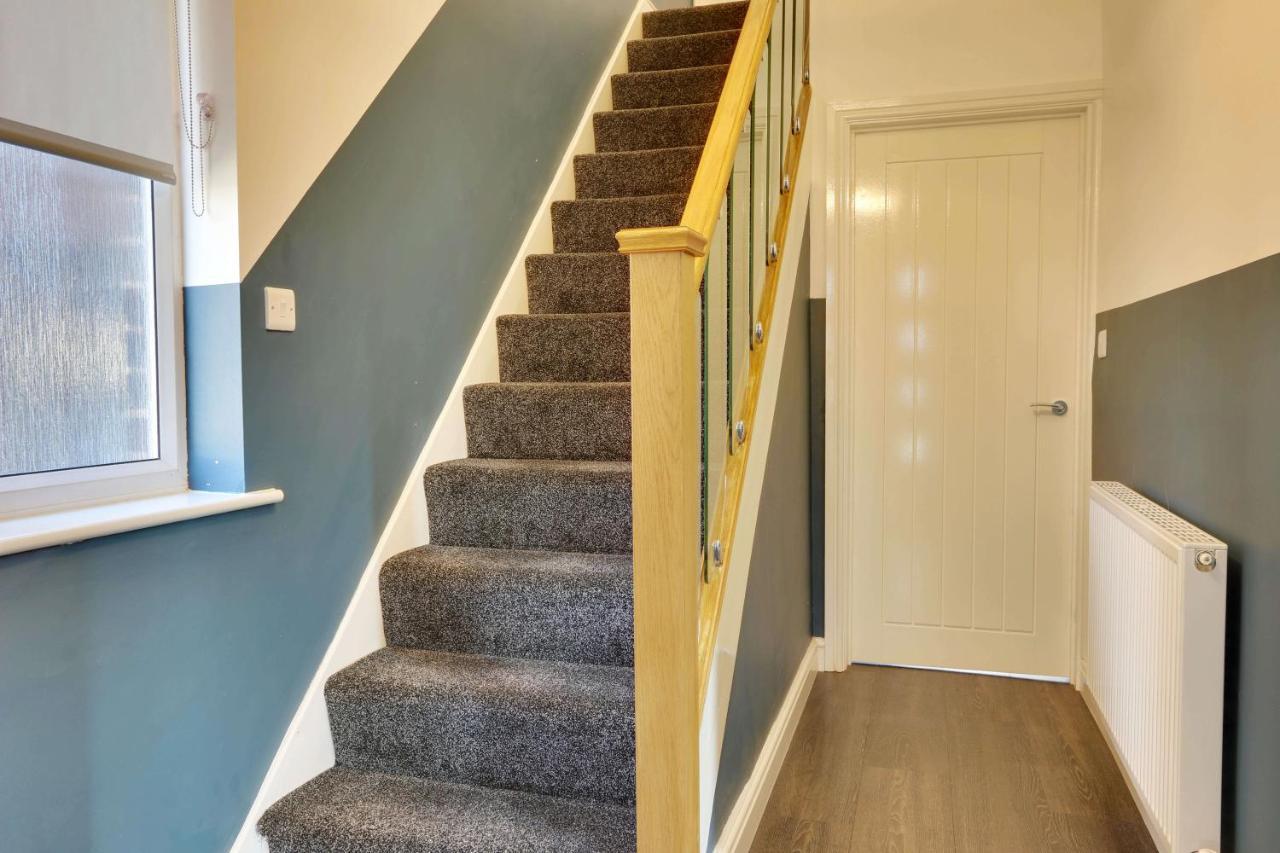 #Upmarket, Exceptional 4 Bed House, With Free Parking, Close To Amenities And Supermarkets Sheffield Exteriér fotografie
